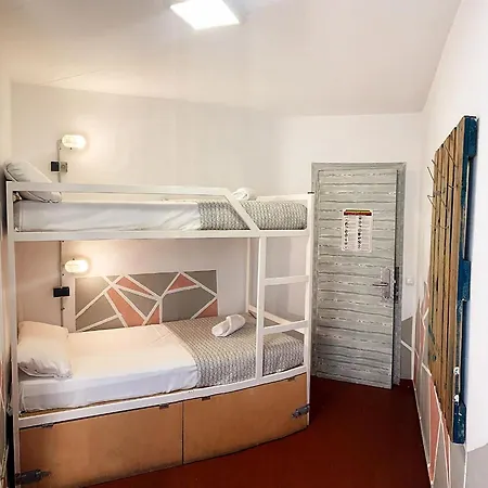 Апартаменти Centro Lloret Para 6 *